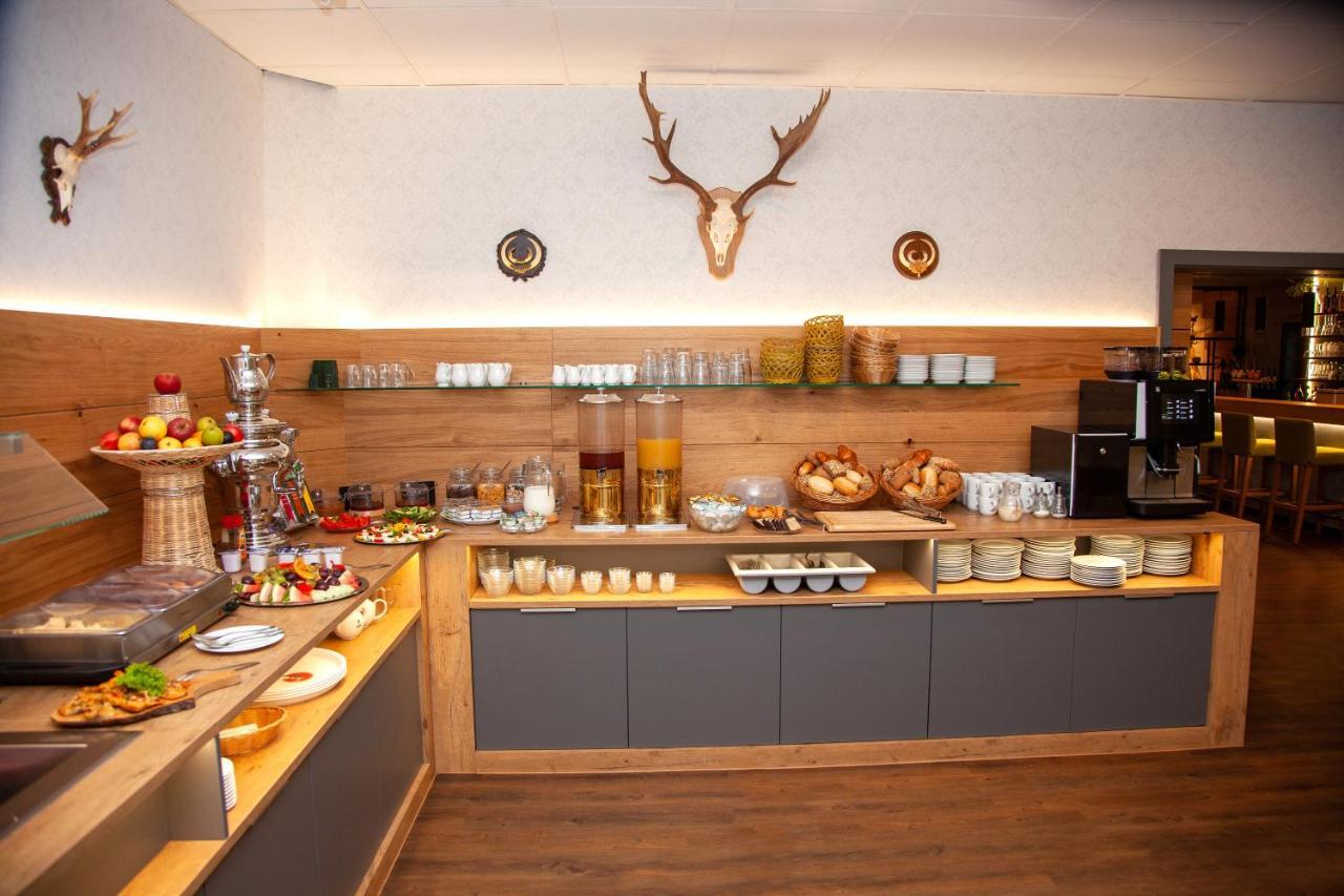 Seehotel Zum Loewen Strasen ภายนอก รูปภาพ