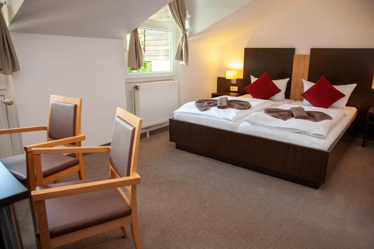Seehotel Zum Loewen Strasen ภายนอก รูปภาพ
