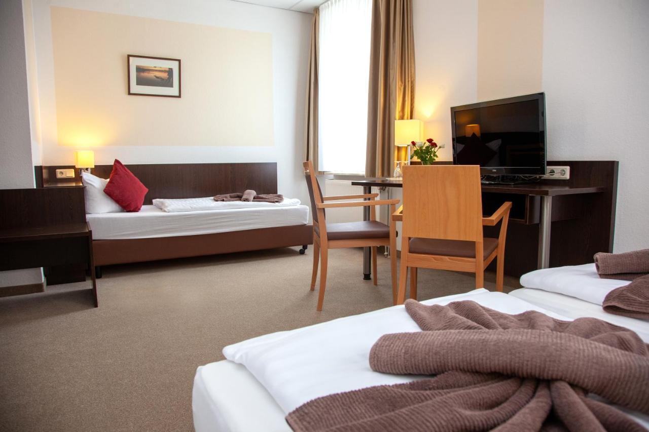 Seehotel Zum Loewen Strasen ภายนอก รูปภาพ